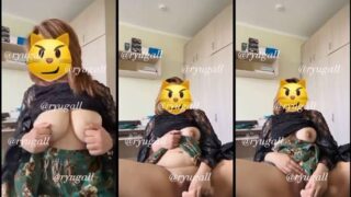 Bokep @ryugall lepas hijab colmek dildo